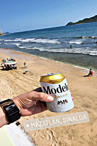 Cheers to Mazatlán: A Beach Paradise! 🍻🏖️
