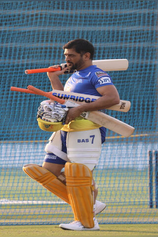 The Legend in Action: MS Dhoni's Training Day 🏏💪