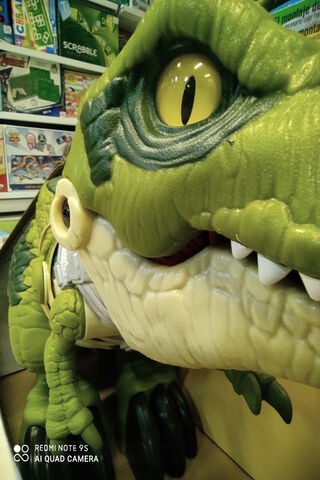 T-Rex: The Mighty Toy King! 🦖👑