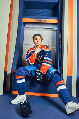 Mark Lee: The Ice King of NCT! ❄️🏒