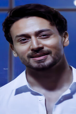 The Charismatic Star: Tiger Shroff 🌟