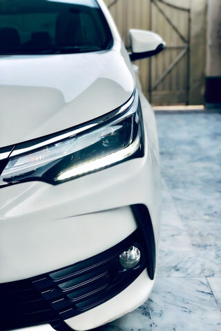 Sleek Elegance: The 2018 Toyota Grande 🚗✨