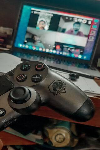 Game On: The Ultimate PS4 Controller Experience 🎮