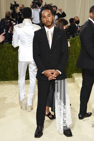 Elegance Meets Edge: The Shin Bloody Look