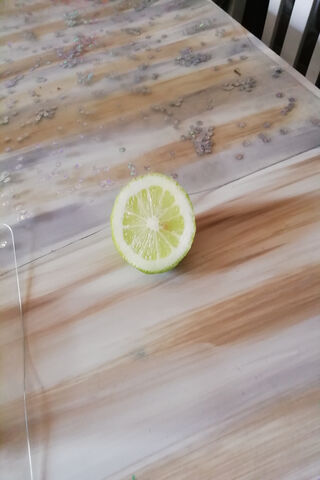Zesty Refreshment: A Slice of Citrus Delight 🍋
