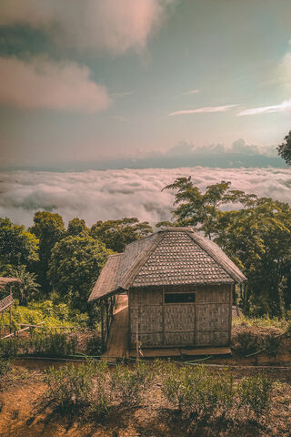 Serenity Above the Clou..