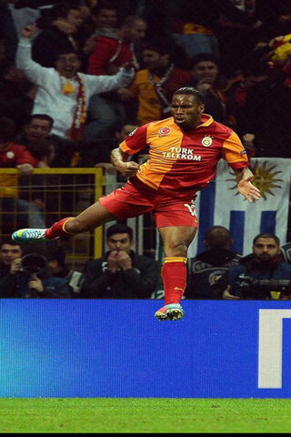 Didier Drogba: The Legend in Action! ⚽️🔥