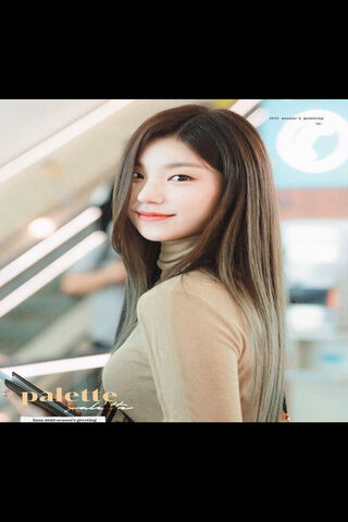 Yeji's Radiant Charm ✨