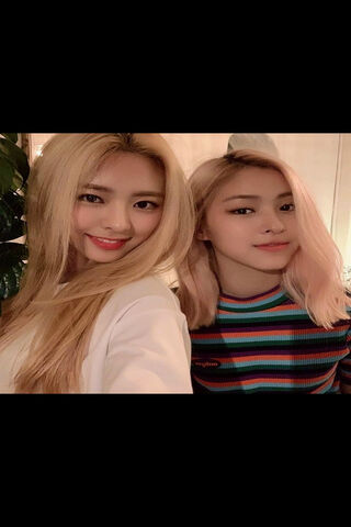 Charming Duo: Yuna & Ryujin of Itzy 🌟