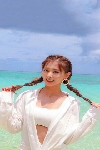 Tzuyu's Beach Bliss 🌊✨