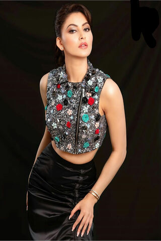 Glamour of Urvashi: A Star Shines Bright ✨