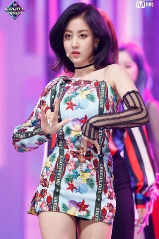 Jihyo Shines Bright: The Queen of Stage Presence 🌟