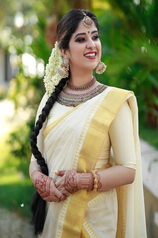 Elegance of Kerala: A Celebration of Tradition 🌼✨