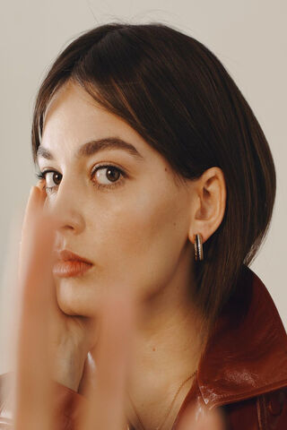 Maeve: A Glimpse of Elegance