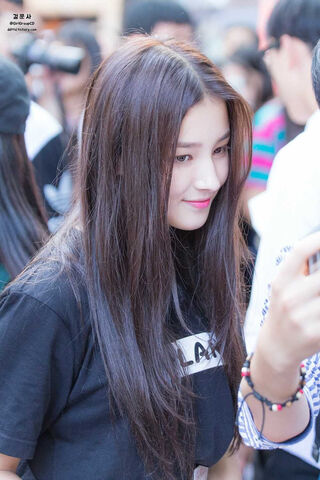 Nancy Momoland