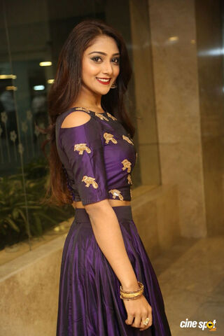 Elegance in Purple: Natasha Doshi's Stunning Look