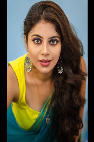 Elegance in Color: Sayani Saha's Stunning Look