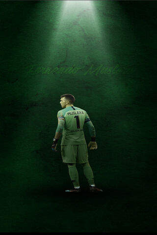 The Guardian of the Goal: Fernando Muslera 🥅✨