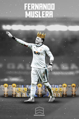 Fernando Muslera: The Crowned Guardian of Glory 👑⚽