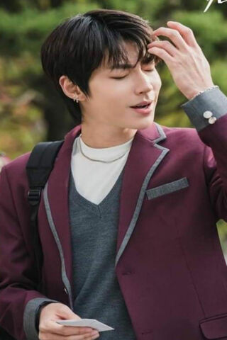 Charming Moments with Hwang In Yeop 🌟