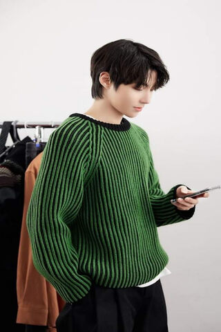 Charming Style: Hwang In Yeop's Trendy Look 🌟