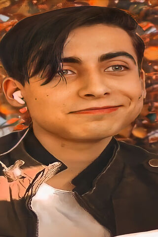 Charming Vibes: Aidan's Autumn Glow 🍂✨