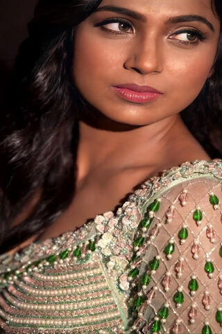 Elegance in Green: The Uraraka Charm 🌿✨