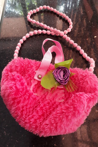 Fluffy Pink Delight: The Perfect Accessory! 🎀