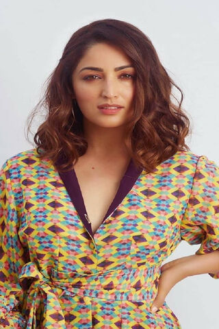 Yami's Vibrant Charm 🌈