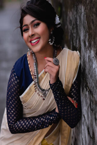 Aishwarya: Elegance in Tradition 🌸✨