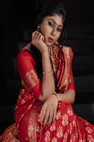 Aishwarya: Elegance in Red 🌹✨