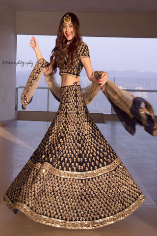 Dancing in Elegance: Jannat Zubair's Stunning Ethnic Look ✨💃