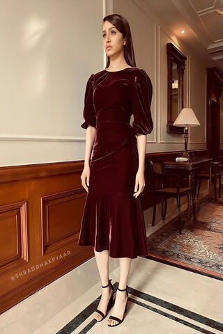 Elegance in Burgundy: Shraddha Kapoor's Stunning Look