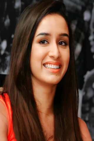 The Radiant Charm of Shraddha Kapoor ✨