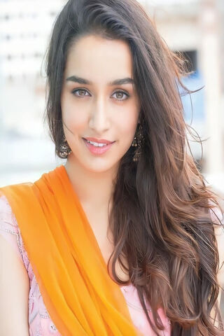 Radiant Charm: The Essence of Shraddha Kapoor