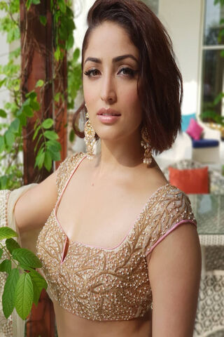 Elegance Personified: Yami Gautam's Stunning Look