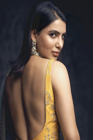 Elegance in Yellow: A Glimpse of Grace