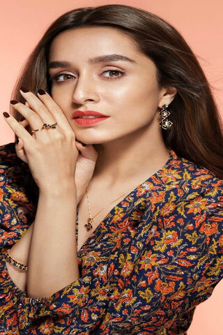 Radiant Elegance: Shraddha Kapoor's Glamorous Look ✨