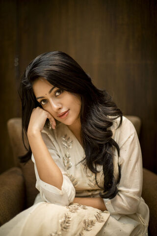 Elegance in Simplicity: The Charm of Anu Immanuel