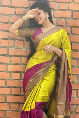 Divya Bharathi: A Radiant Elegance in Tradition 🌟