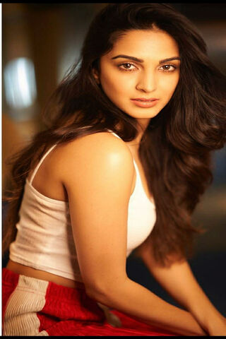 Radiant Elegance: Kiara Advani's Stunning Portrait