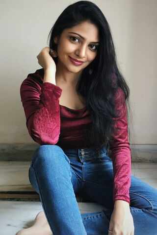 Komal's Radiant Charm ✨