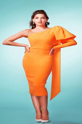 Radiant Elegance in Orange 🍊✨