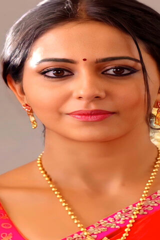 Elegance Personified: Rakul Preet Singh in Traditional Attire