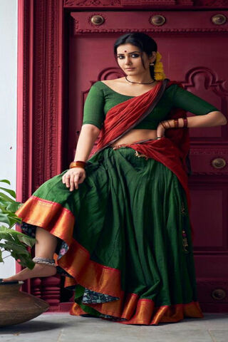 Elegance in Tradition: Raashi Khanna's Stunning Ethnic Look