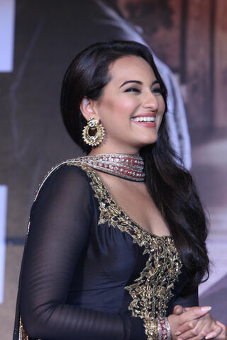Radiant Elegance: A Glimpse of Sonakshi Sinha