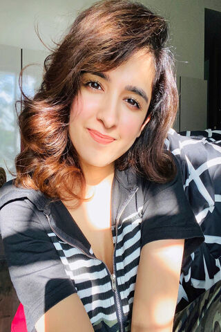 Shirley Setia: A Glimpse of Radiance 🌟