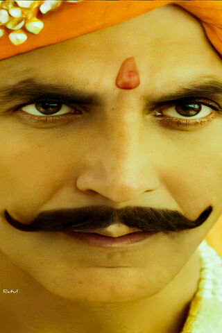 Akshay Kumar: The Charismatic Star of Bollywood 🌟