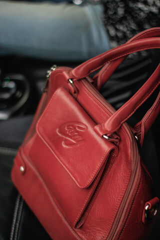 Chic Companion: The Perfect Red Bag ❤️👜