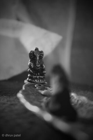 Divine Presence: The Essence of Ganesh 🐘✨